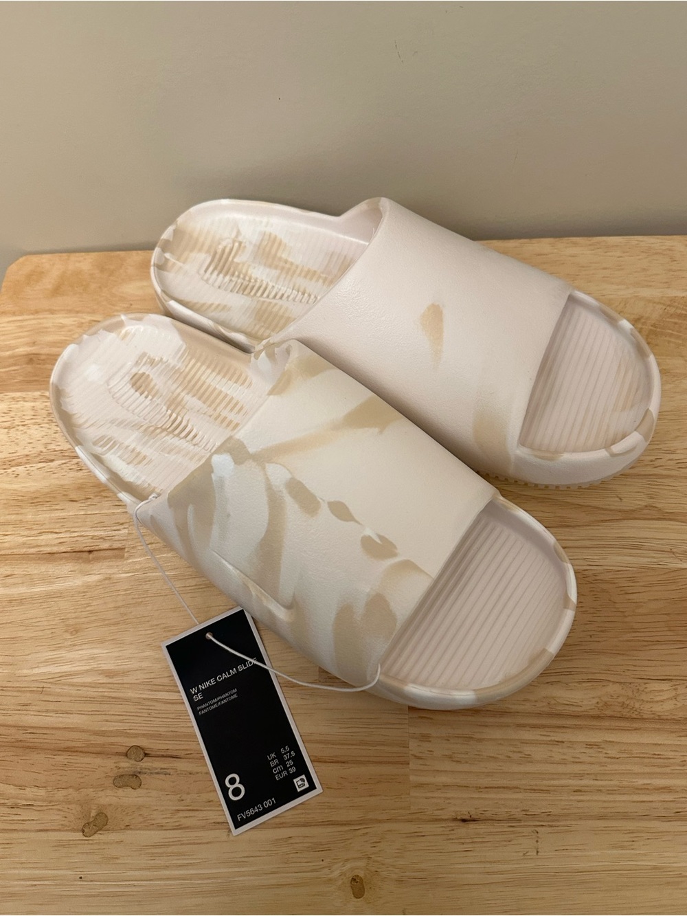 Nike Calm Slide SE in Cream and Tan Marbled Print - Picture 2 of 10